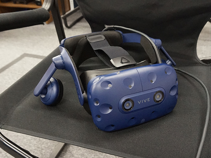 VIVE Proの先行体験会が<a href="/shop/at/dosv_paradise.html" class="deliver_inner_content">ドスパラ秋葉原本店</a>の5階で実施中