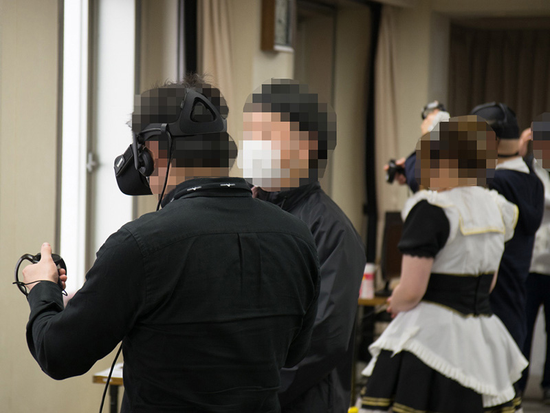 VRコンテンツを体験中の様子