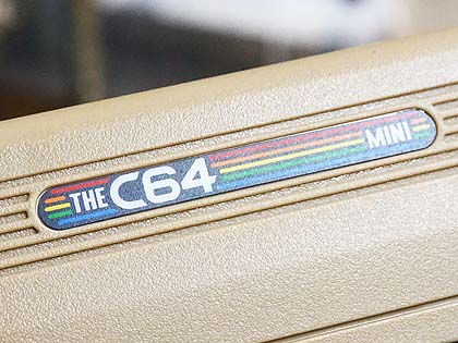 コモドール64が手の平サイズのゲーム機として復刻、「THE C64 Mini」が