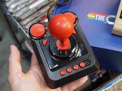 コモドール64が手の平サイズのゲーム機として復刻、「THE C64 Mini」が