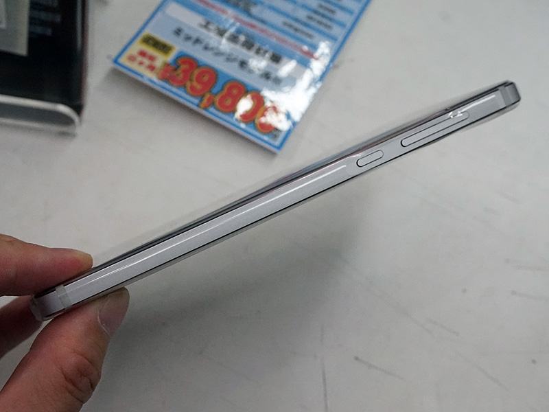 本体側面