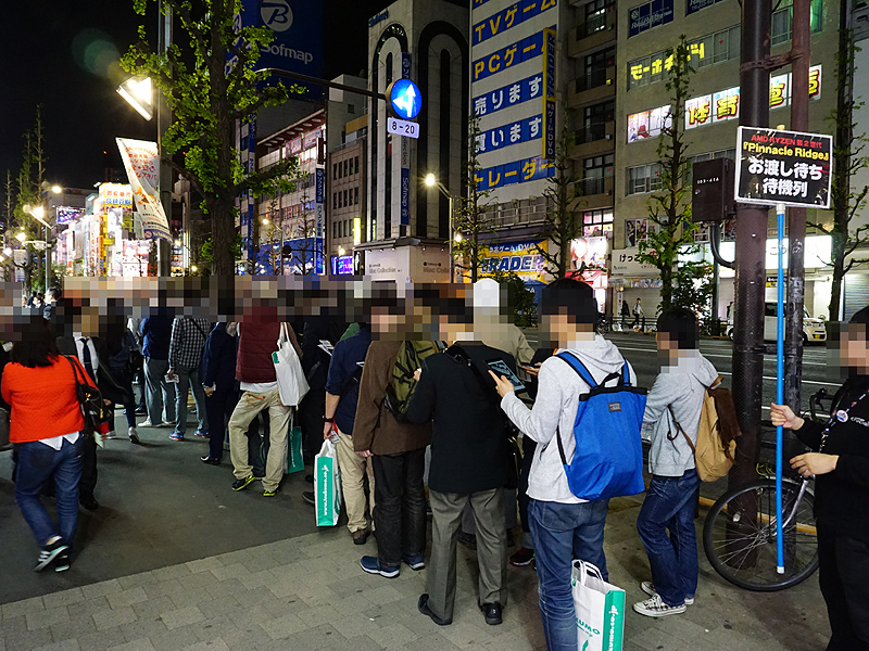 店頭にできた行列