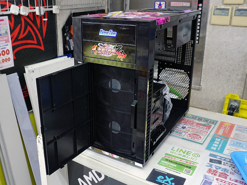 正面ドアを開いた様子