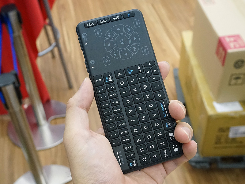 タッチパッドはマルチメディアキーボードとしても使用できる