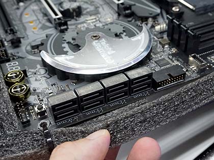 10GBASE-T LAN搭載のX470マザー「X470 Taichi Ultimate」発売