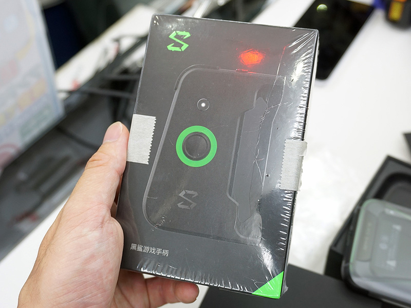 本体のサイドに装着できる所為スティックモジュール付き