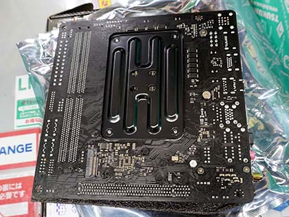 ASRockのゲーム向けMini-ITXマザー「Fatal1ty X470 Gaming-ITX/ac」が