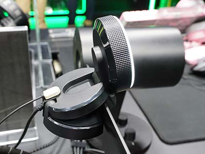 LEDリングライトを備えた配信向けWebカメラ「Razer Kiyo」が発売