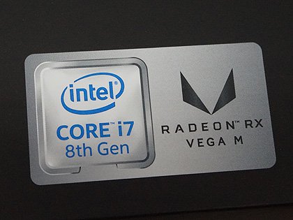 Radeon GPU統合のCore i7を搭載、最強のIntel NUC「HADES CANYON」が