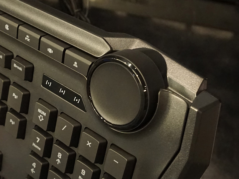 各種操作に対応するホイールダイヤル