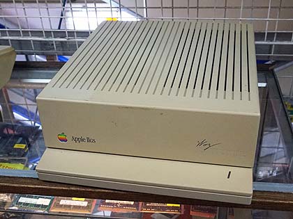 懐かしの「Apple IIe」が店頭入荷、テンキーの有無で2モデル （取材中