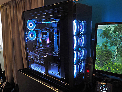 CORSAIRは“魅せる”mircoATXケースの新モデルや、RGB LEDで高クロックな