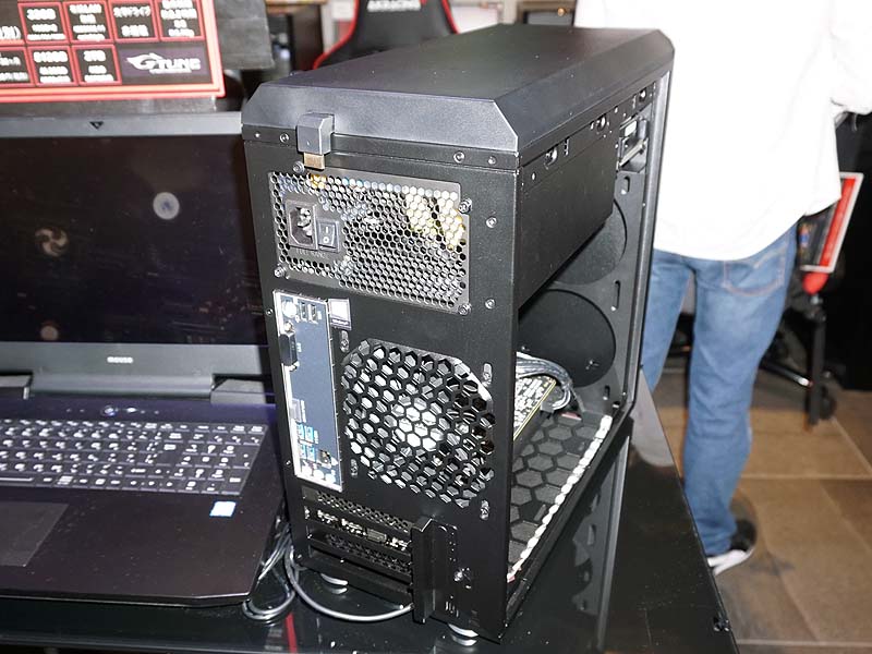 HDMIケーブルを収納した状態