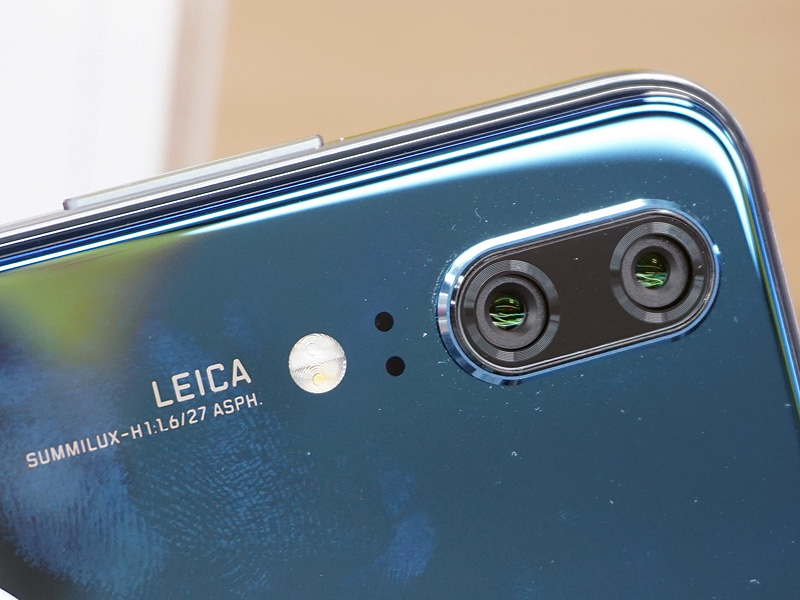 Leica製のデュアルレンズカメラを搭載