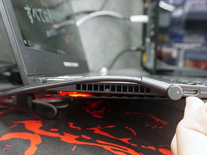 6コアCore i7やGeForce GTX 1080搭載の薄型ゲーミングノートがASUSから