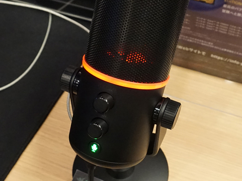 入力レベルが大きいと中央のLEDが光る