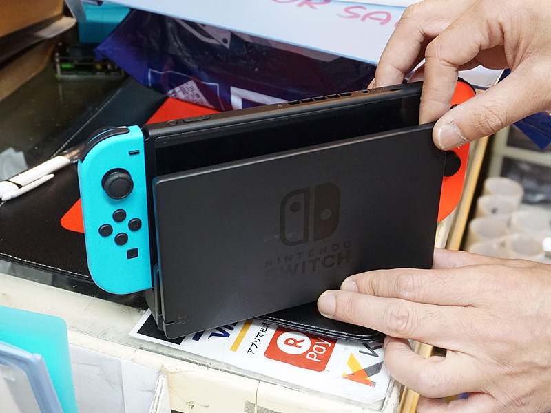 通常、Nintendo Switchをドックに装着するとこのような状態になる