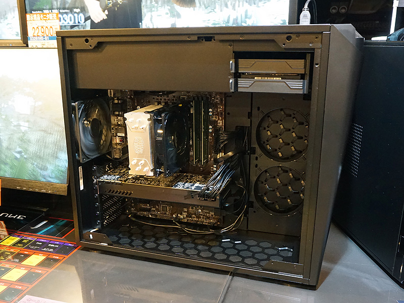 NG-i680PA1-SP-EX4の内部の様子