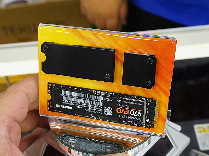 Samsungの人気SSD「970 EVO」にヒートシンク付きモデル、数量限定品
