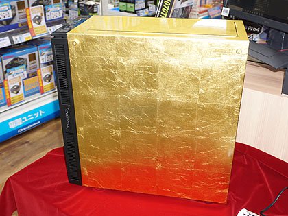金沢の職人が仕上げた「金箔加工のPCケース」をドスパラが限定販売