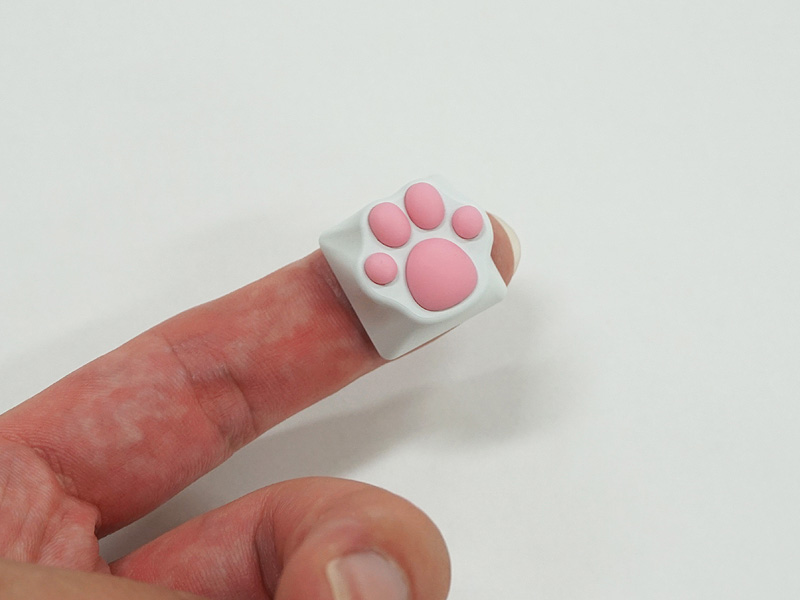 猫の肉球をモチーフにしたキーキャップ