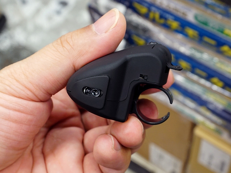 本体の先端にセンサーが用意されている