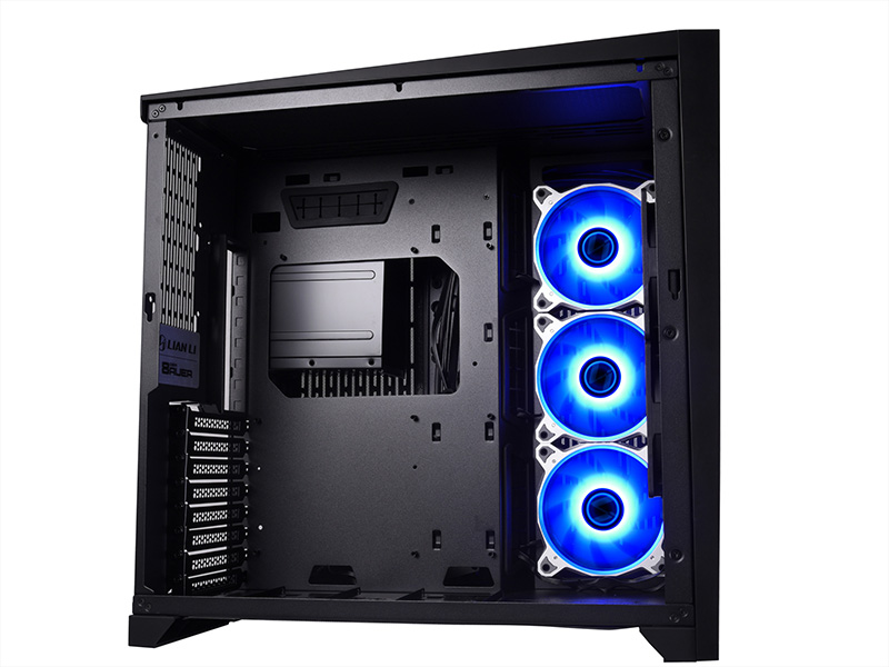 RGBファンを3基搭載する以外は「O11 AIR」と同じ仕様