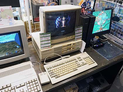 ステレオFM音源採用の「PC-88VA2」が税込5.4万円 （取材中に