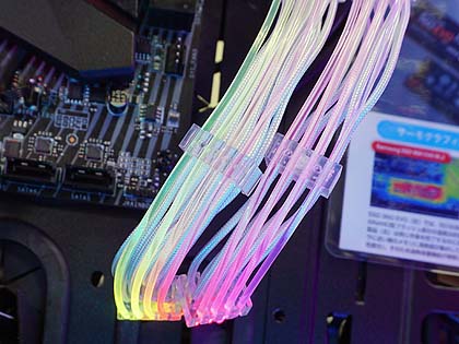 Lian Liの光る電源ケーブル「Strimer」にビデオカード用8ピンタイプが