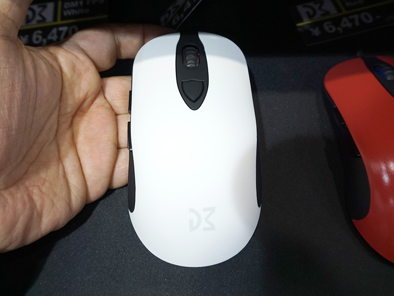 写真はノワール ホワイトブラック（光沢無し）