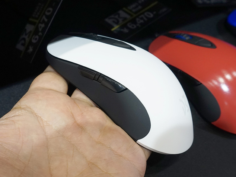 写真はノワール ホワイトブラック（光沢無し）