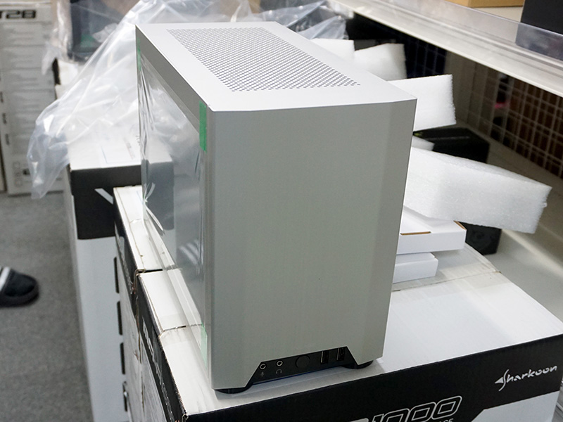 写真はシルバーモデル