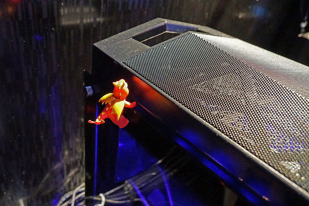 PCにはミニラッキーくんもくっついていました。