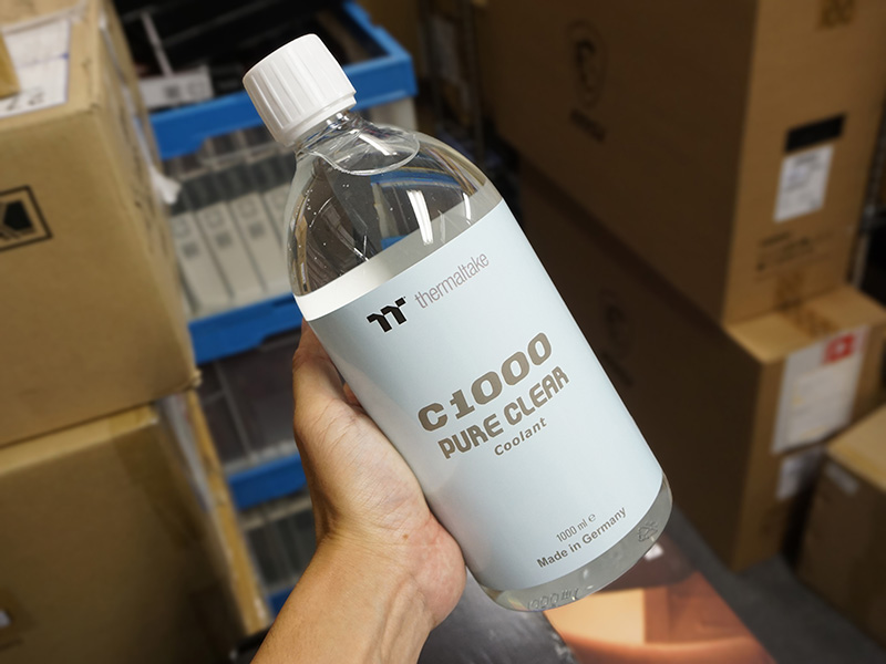 C1000 Pure Clear Opaque Coolant 1000ml（別売り）と混ぜて使用する