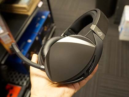 Bluetooth+USB接続対応のヘッドセット「ROG Strix Fusion 700」が発売
