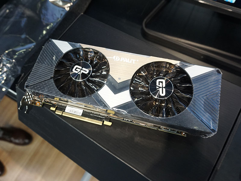 イベントで披露されたGeForce RTX 2080 Ti