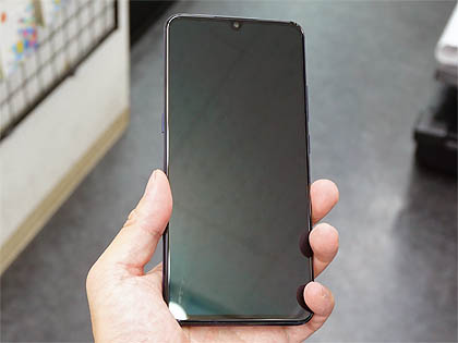 背面の美しさが際立つ6.41型スマホ「Vivo X23」が入荷、ノッチは極小