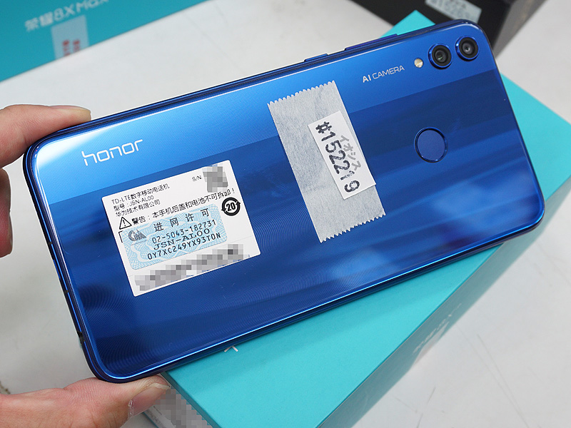 honor 8Xの本体側面