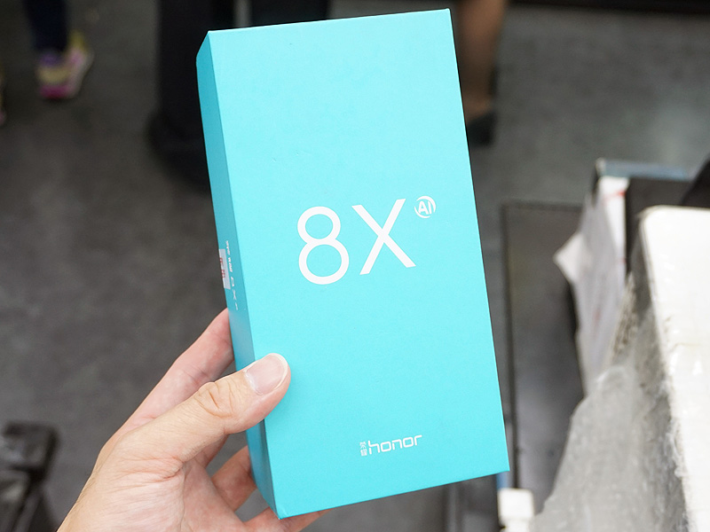 honor 8Xのパッケージ