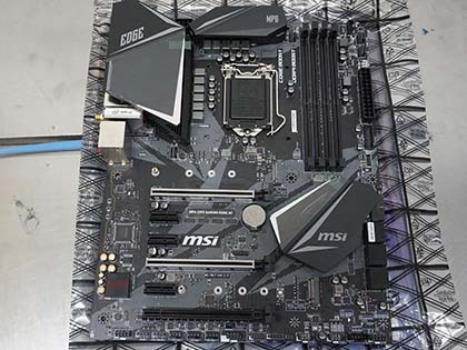 GOD LIKE Z390 MSI マザーボード Z390世代の“神”マザー、MSI「MEG Z390 GODLIKE」を試す - AKIBA