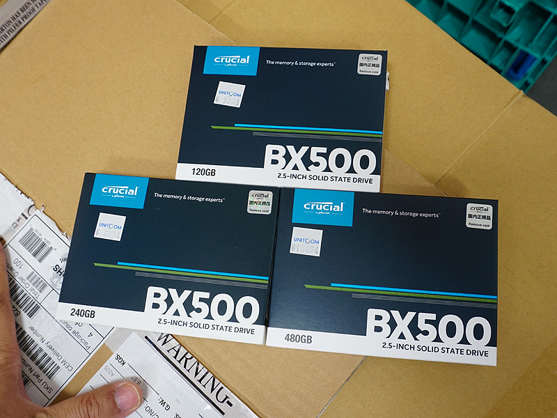 製品パッケージ