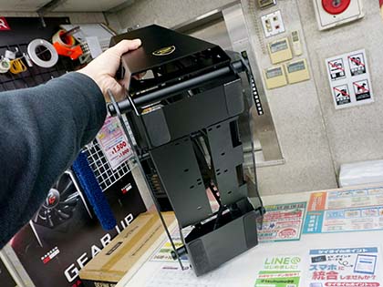 オープンフレーム構造のmicroATXケース「CONQUER ESSENCE」が発売