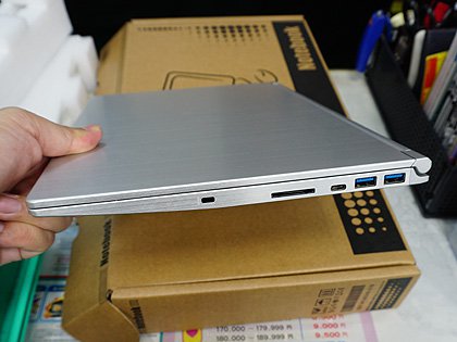 超狭額縁”の薄型14インチノートがツクモから、最上位はCore i7-8550U