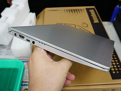 超狭額縁”の薄型14インチノートがツクモから、最上位はCore i7-8550U