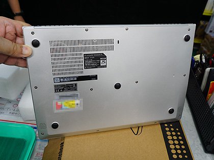 超狭額縁”の薄型14インチノートがツクモから、最上位はCore i7-8550U