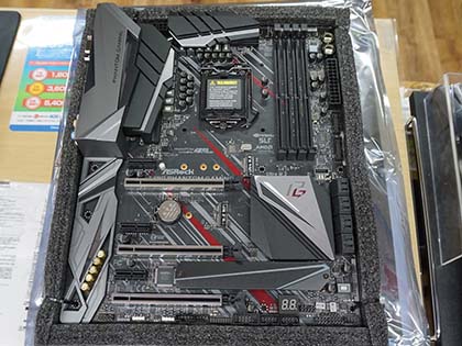 ASRockのゲーミングマザー「Z390 Phantom Gaming 9」が発売、2.5