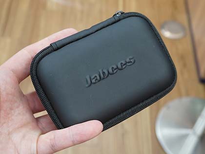 バッテリー内蔵のBluetoothイヤホン用充電ケースが上海問屋から