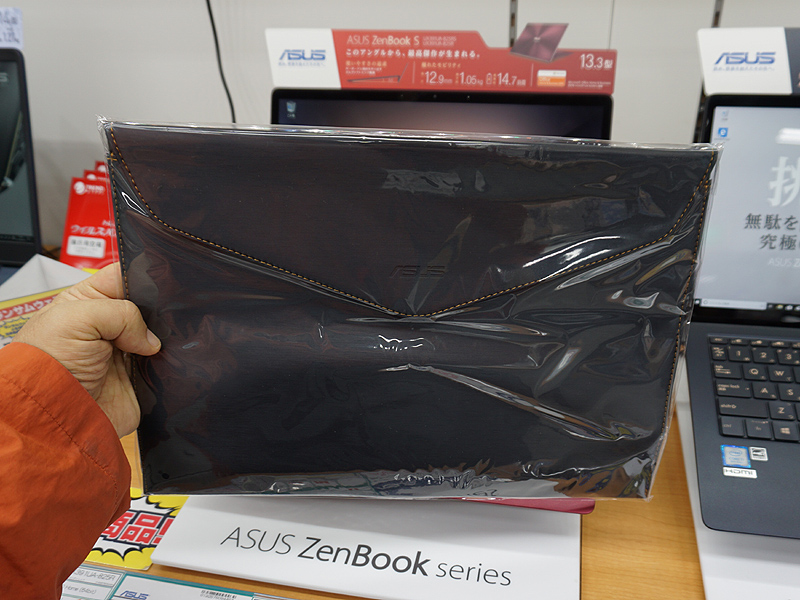 収納ケースやUSB Type-C変換ケーブルが付属