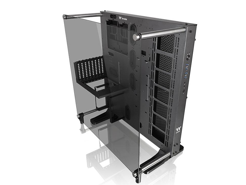 正面とシャーシ以外にパネルはない