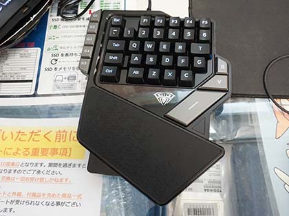 Fpsに最適配置の左手用キーボードが2モデル発売 実売4 980円以下 Akiba Pc Hotline Fpsに最適配置の左手用キーボードが2モデル発売 実売4 980円以下 Akiba Pc Hotline